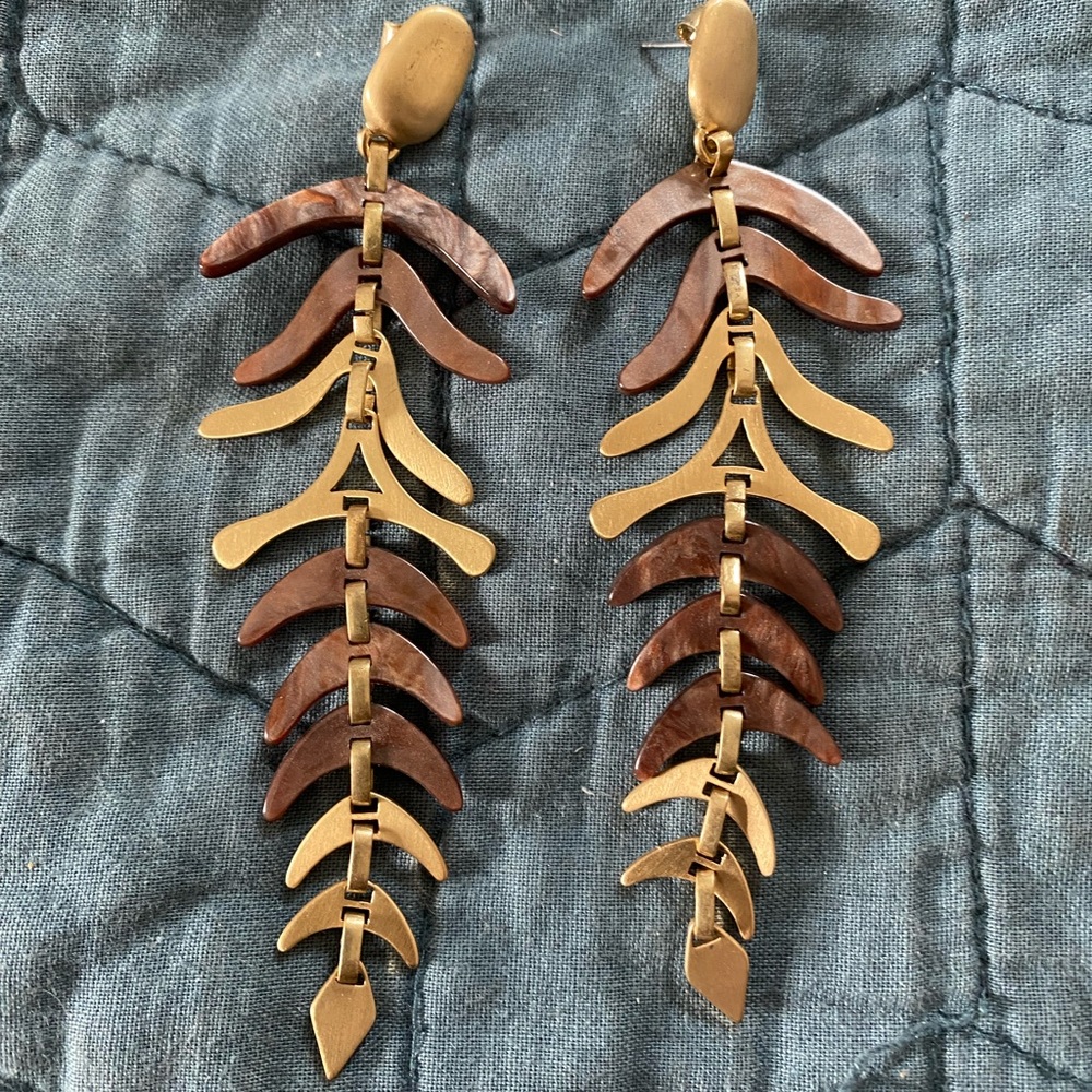 Gold and tortoiseshell earrings. 3 inches from post